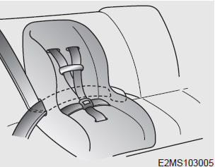 Kia Carnival: Using a child restraint system. The auto lock mode will help prevent the normal movement of the child in the